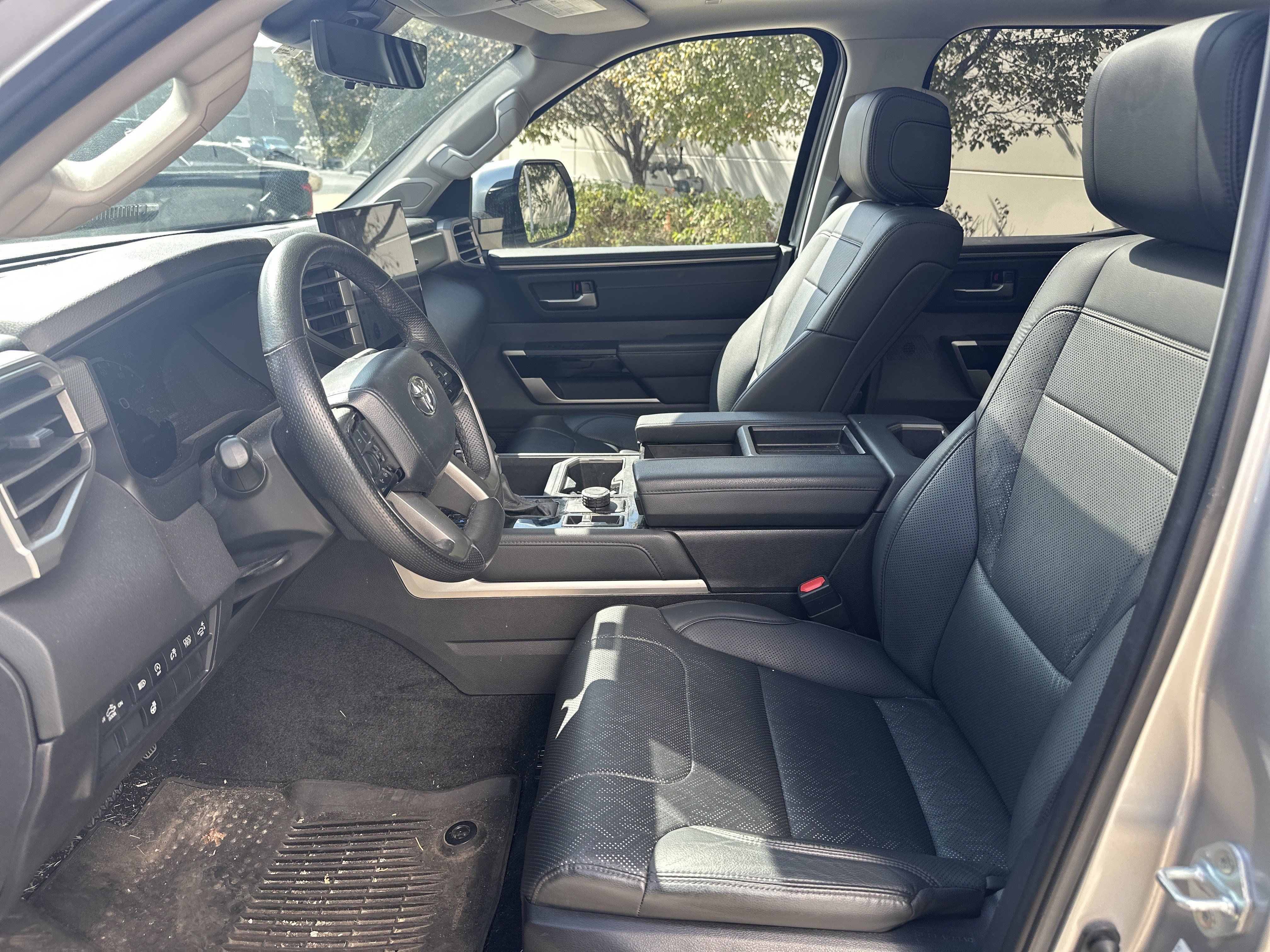 Used 2024 Toyota Tundra Limited AWD/4WD image 15