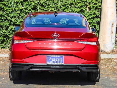 Used 2023 Hyundai Elantra SEL w/ Convenience Package FWD image 7