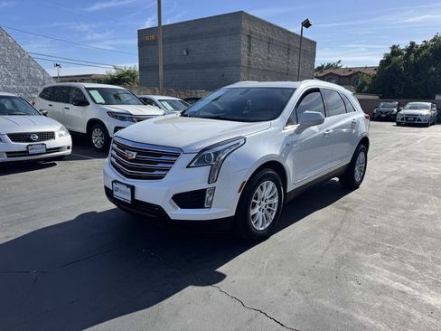 Used 2018 Cadillac XT5 FWD w/ LPO, Wheel Lock Package image 13