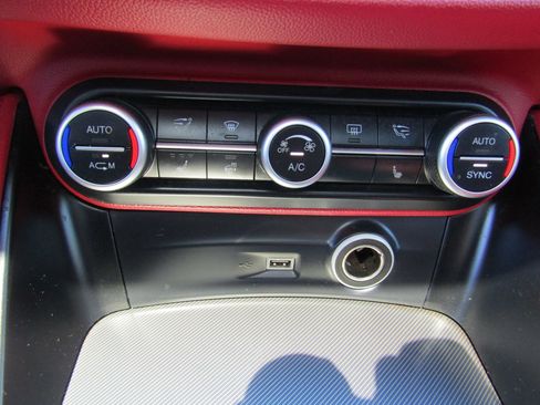 Used 2019 Alfa Romeo Stelvio Ti Sport w/ Quick Order Package 22S Sport AWD/4WD image 25