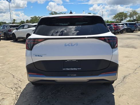 New 2027 Kia Sportage EX FWD image 7