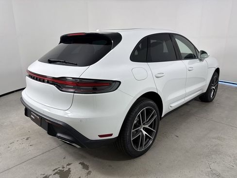 New 2026 Porsche Macan image 7