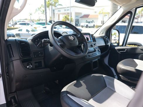 Used 2025 RAM ProMaster 2500 w/ Convenience Group FWD image 14
