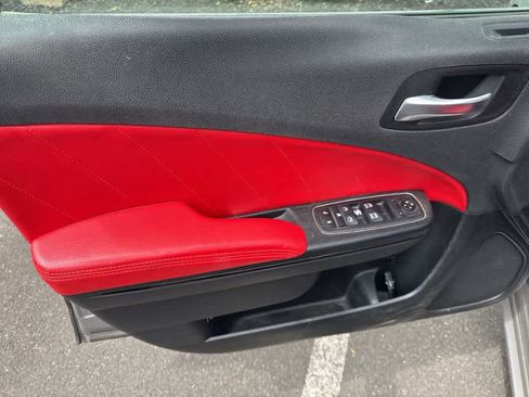 Used 2017 Dodge Charger R/T w/ Blacktop Package RWD image 7
