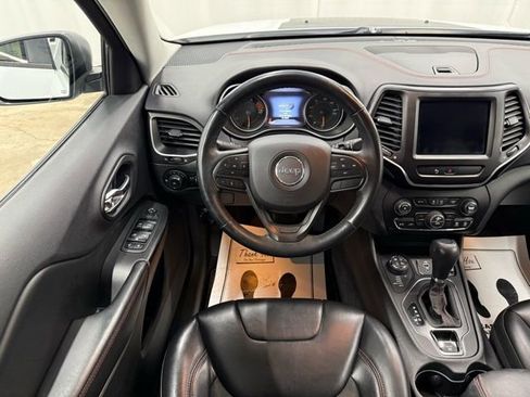 Used 2019 Jeep Cherokee Trailhawk w/ Cold Weather Group image 14