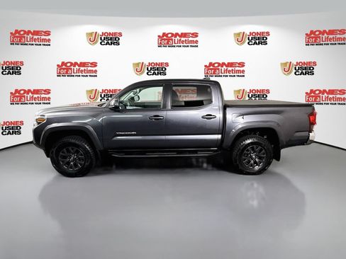 Certified 2021 Toyota Tacoma SR5 AWD/4WD image 14