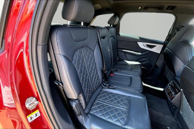 Used 2024 Audi Q7 3.0T Prestige AWD/4WD image 29