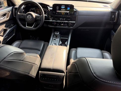 Used 2023 Nissan Pathfinder SL w/ SL Premium Package AWD/4WD image 12