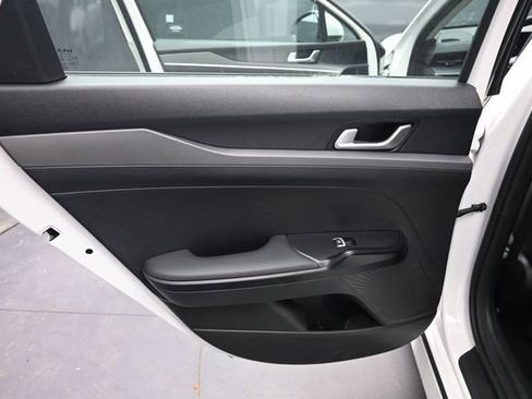 Used 2025 Kia K5 LXS FWD image 15