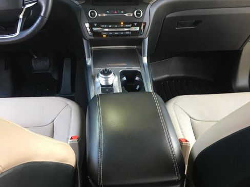 Used 2020 Ford Explorer Limited image 23