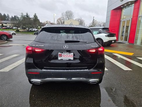 Used 2025 Mercedes-Benz GLA 250 4MATIC image 8