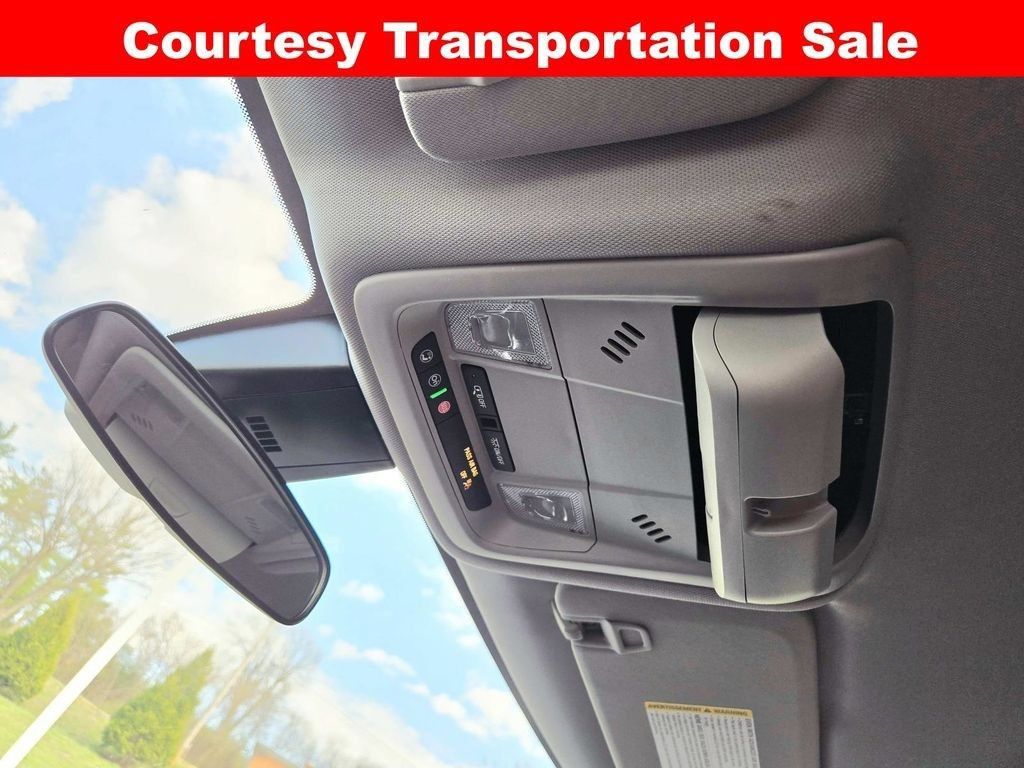 Used 2025 Chevrolet Blazer LT AWD/4WD image 30
