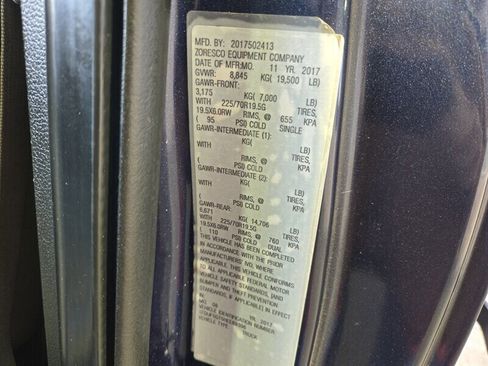 Used 2017 Ford F550 2WD Regular Cab Super Duty image 20