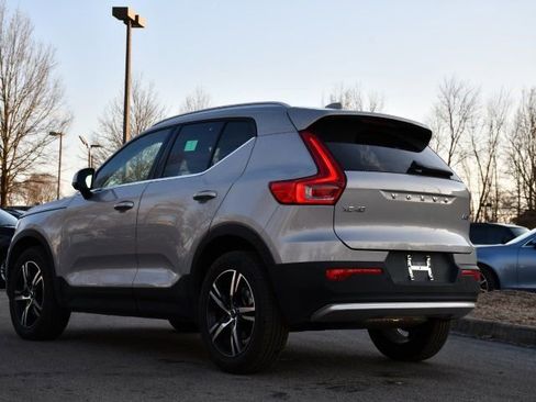 Certified 2025 Volvo XC40 B5 Core AWD/4WD image 5