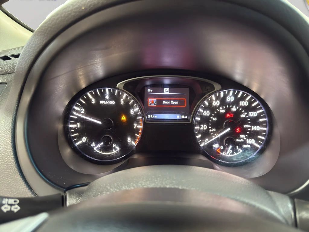 Used 2017 Nissan Altima 2.5 SR w/ Midnight Edition Package FWD image 11