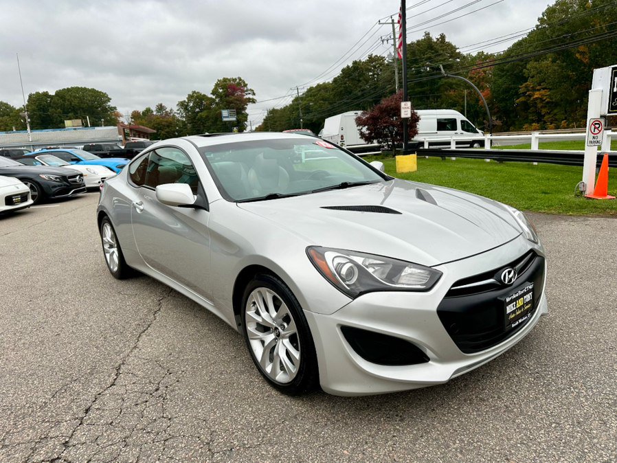 Used 2013 Hyundai Genesis 2.0T RWD image 3