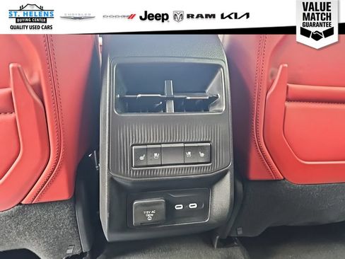 Used 2024 Jeep Wagoneer Launch Edition AWD/4WD image 27