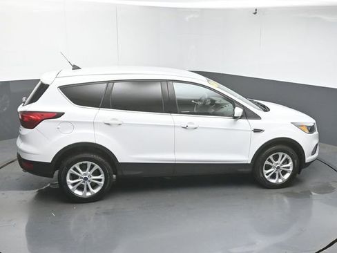 Used 2019 Ford Escape SE image 47