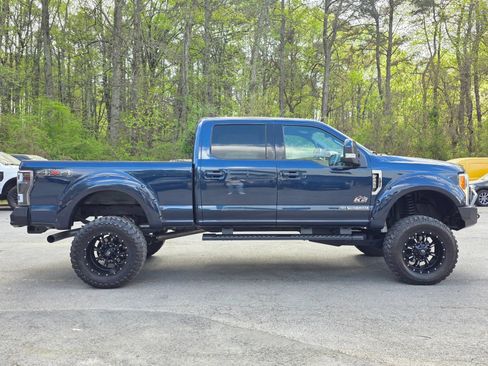 Used 2018 Ford F250 Lariat w/ Lariat Ultimate Package AWD/4WD image 8