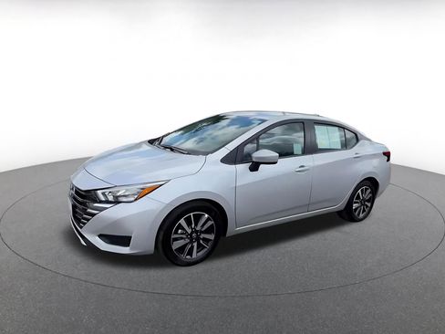 Used 2025 Nissan Versa SV FWD image 8