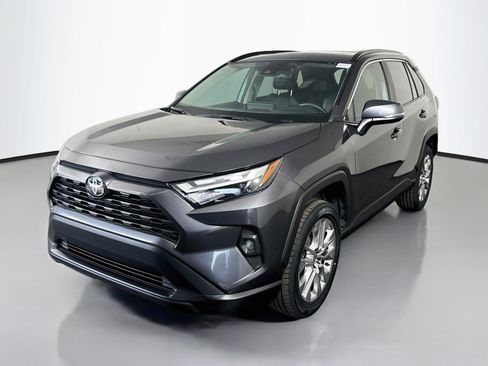 Used 2023 Toyota RAV4 XLE Premium FWD image 4