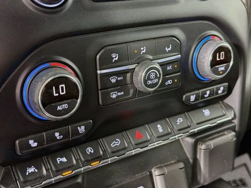 Used 2019 Chevrolet Silverado 1500 High Country w/ Technology Package AWD/4WD image 16