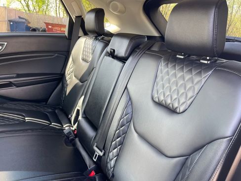 Used 2024 Ford Edge Titanium AWD/4WD image 18