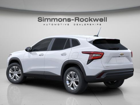 New 2026 Chevrolet Trax LS image 3