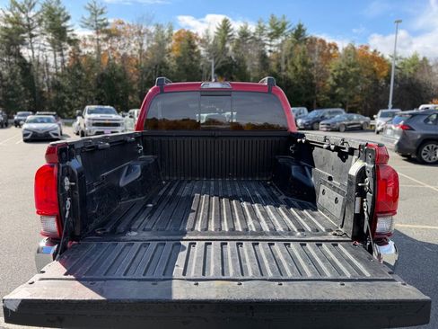 Used 2022 Toyota Tacoma SR5 image 5