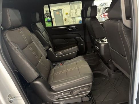 New 2026 Chevrolet Suburban High Country image 26