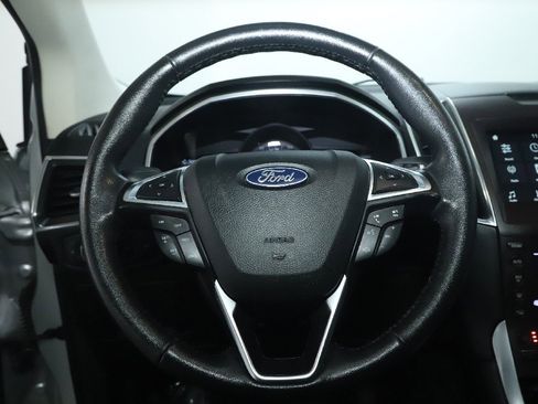 Used 2018 Ford Edge Titanium image 21