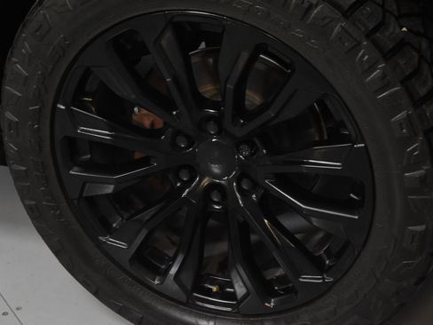 Used 2021 GMC Yukon XL Denali w/ Denali Premium Package RWD image 6