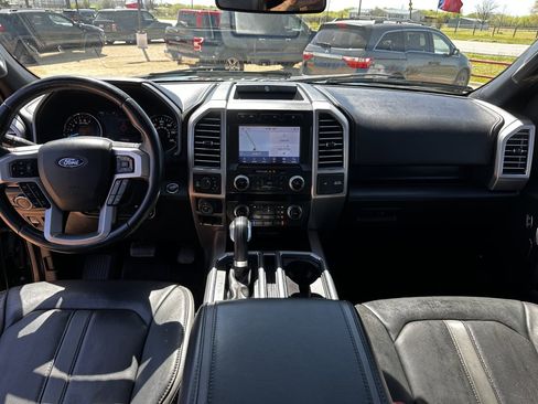 Used 2019 Ford F150 Platinum w/ Equipment Group 701A Luxury image 31