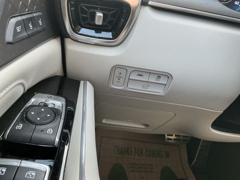 Certified 2023 Kia Sorento SX Prestige w/ Panoramic Sunroof Package AWD/4WD image 20