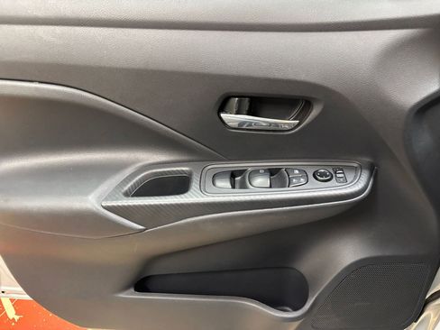 Used 2025 Nissan Versa SV FWD image 18