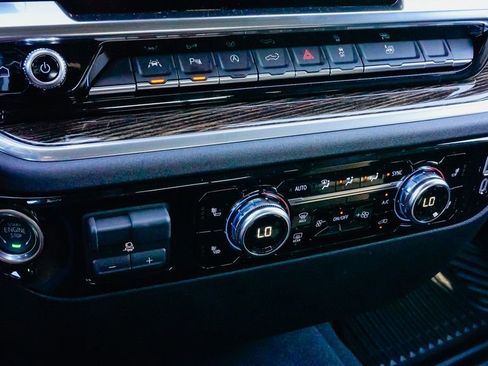 New 2026 GMC Sierra 1500 SLE w/ Preferred Package image 18