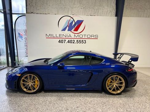 Used 2020 Porsche 718 Cayman GT4 RWD image 17