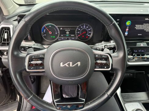 Used 2023 Kia Sorento EX AWD/4WD image 16
