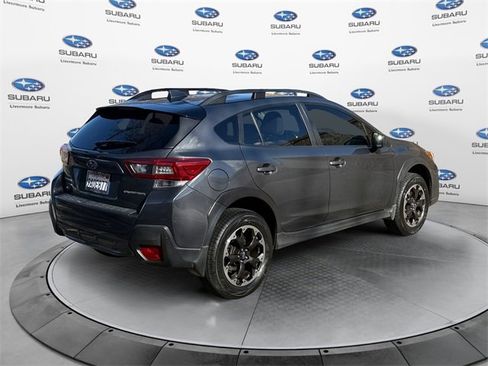 Used 2022 Subaru Crosstrek 2.0i Premium w/ Moonroof Package image 4
