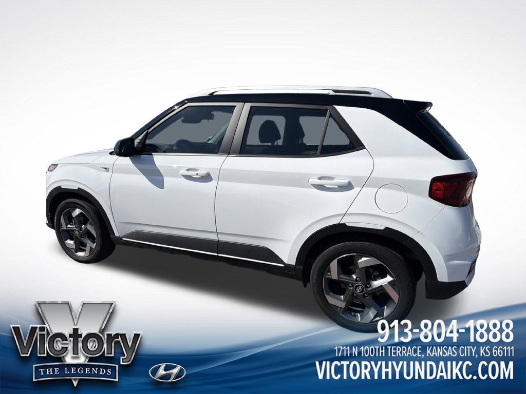 Used 2025 Hyundai Venue Limited FWD image 8