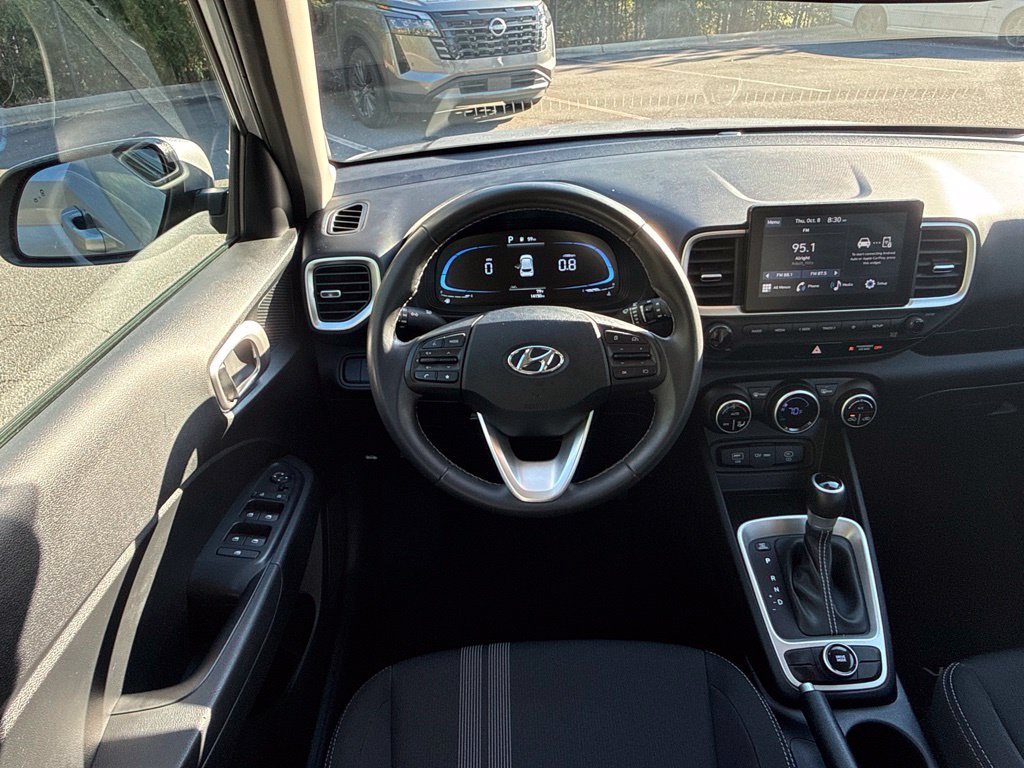 Used 2025 Hyundai Venue SEL FWD image 33