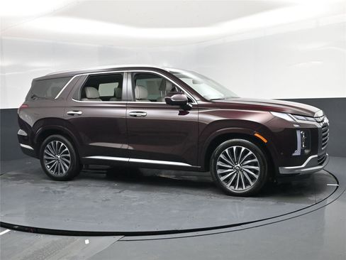 Used 2025 Hyundai Palisade Calligraphy image 2