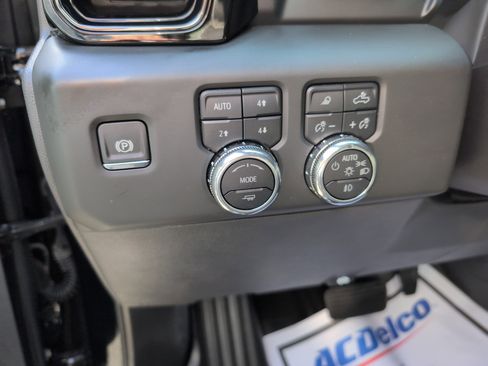 Used 2025 GMC Sierra 1500 AT4X image 18