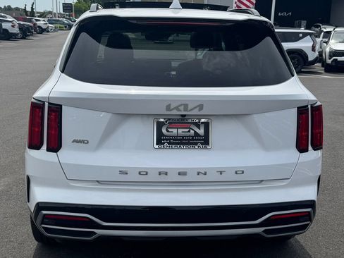 Used 2022 Kia Sorento SX AWD/4WD image 4
