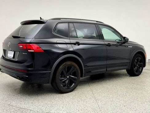 Used 2024 Volkswagen Tiguan SE R-Line AWD/4WD image 5