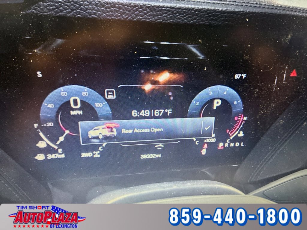 Used 2025 GMC Yukon XL Denali AWD/4WD image 5