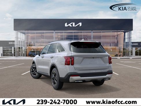 New 2026 Kia Sorento S image 4
