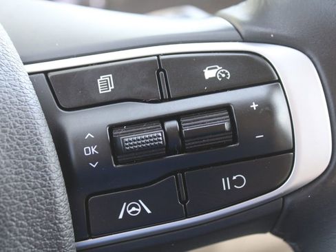 Used 2024 Kia Sportage EX image 29