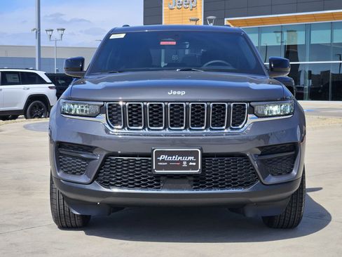 New 2026 Jeep Grand Cherokee Laredo image 6