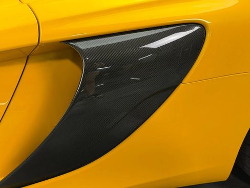 Used 2015 McLaren 650S Spider RWD image 14
